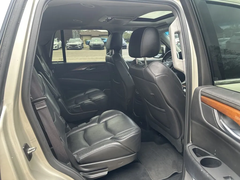 Cadillac Escalade photo 22