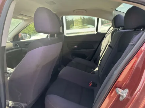 More photos of 2013 Chevrolet Cruze 1LT at Somerset Sales and Leasing, WI