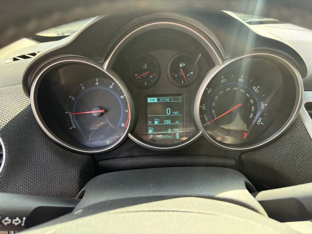 Chevrolet Cruze photo 14