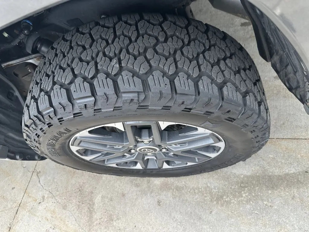 Toyota Tundra photo 27