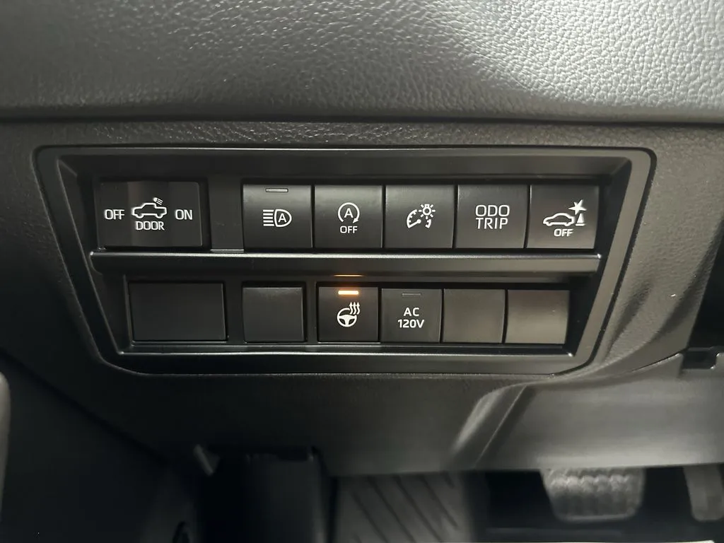 Toyota Tundra photo 12
