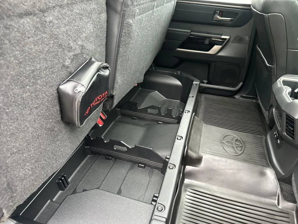 Toyota Tundra photo 23