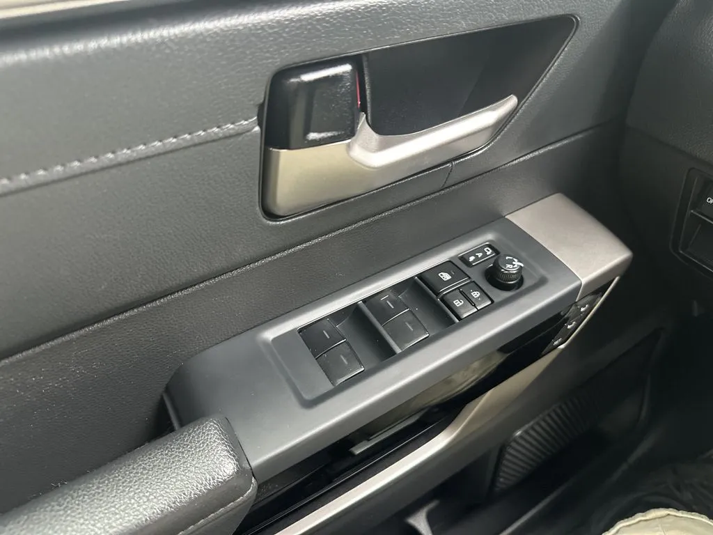 Toyota Tundra photo 13