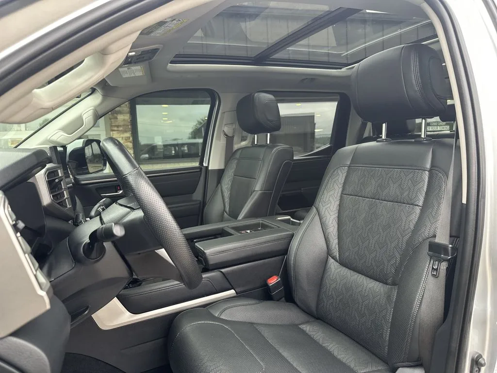 Toyota Tundra photo 16