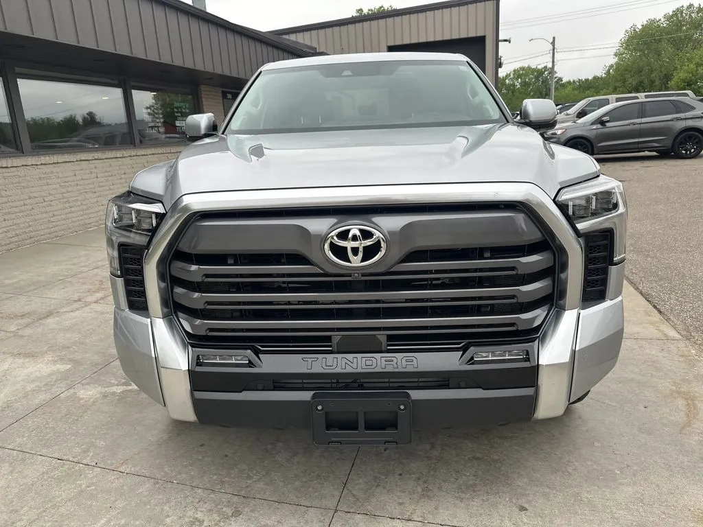 Toyota Tundra photo 18