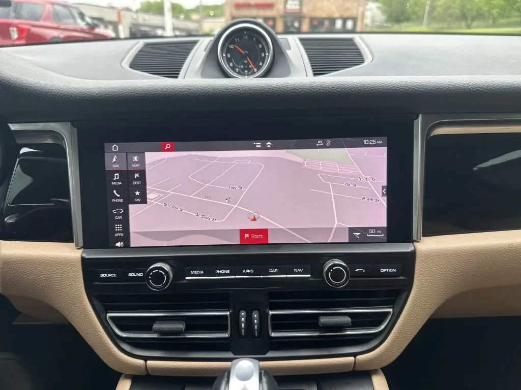 Porsche Macan photo 7