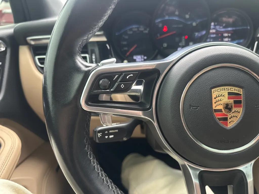 Porsche Macan photo 10