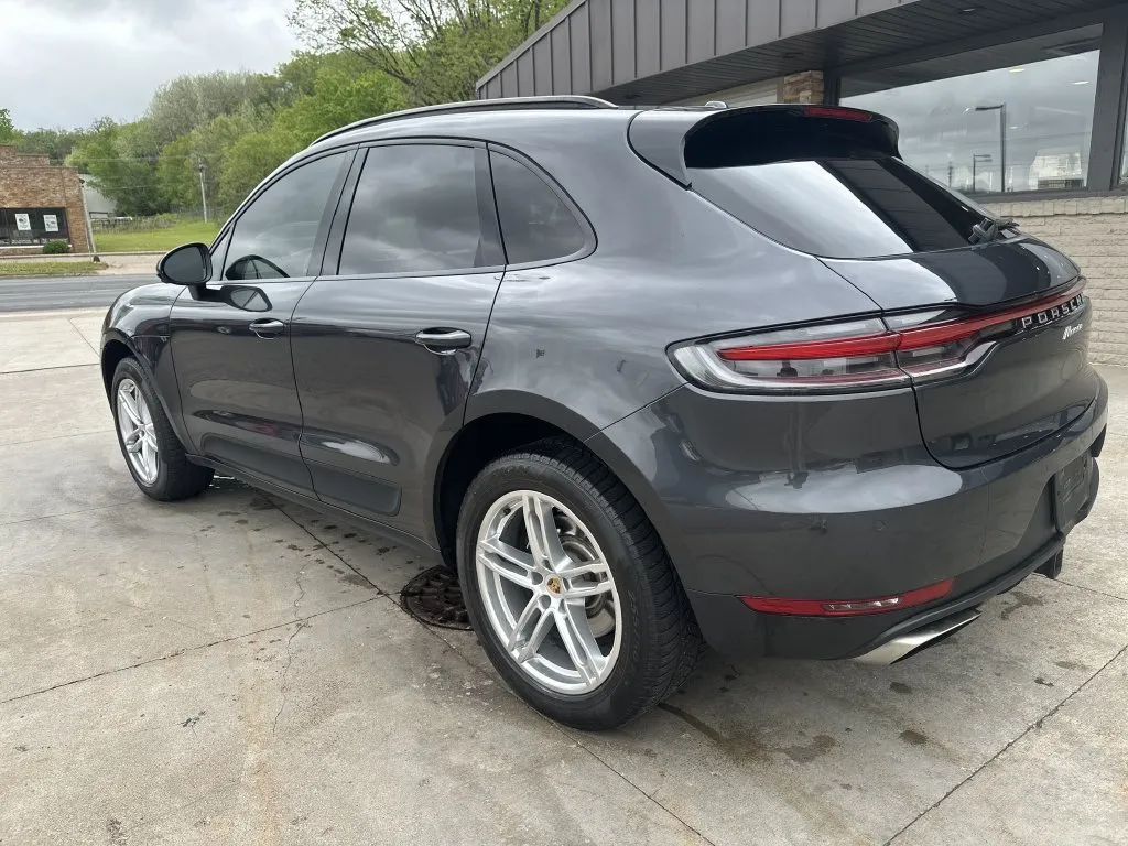 Porsche Macan photo 24