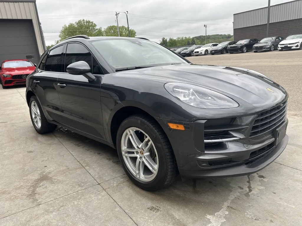 Porsche Macan photo 19