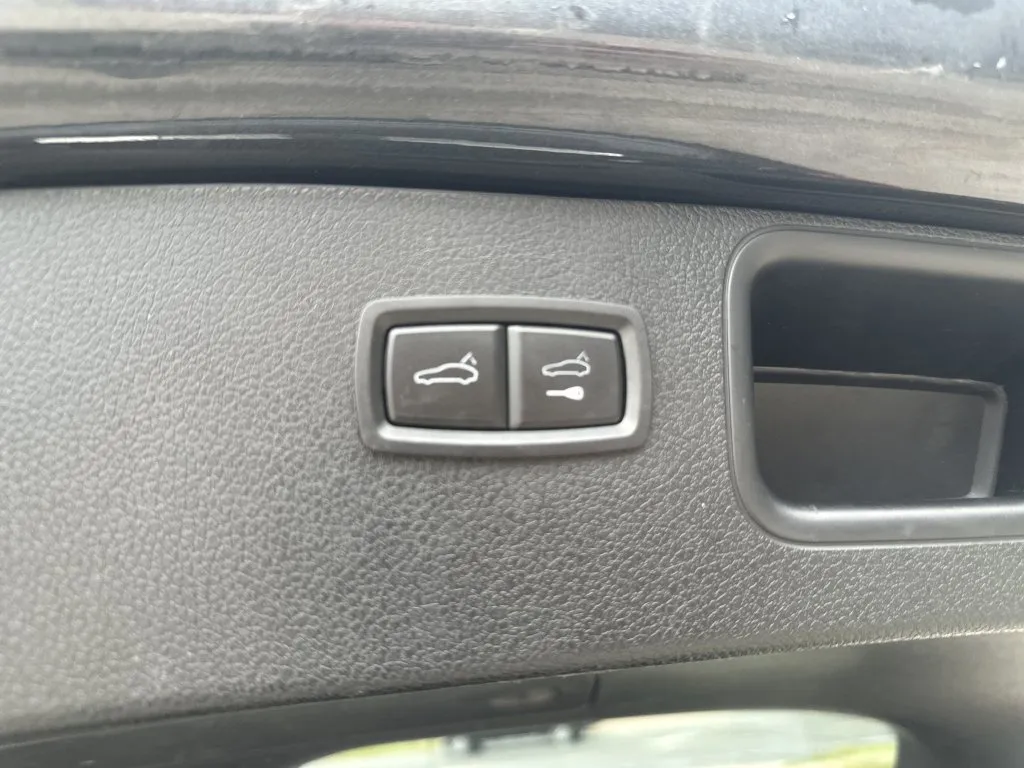 Porsche Macan photo 26