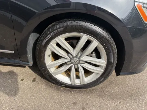 More photos of 2017 Volkswagen Passat 1.8T SE at Somerset Sales and Leasing, WI