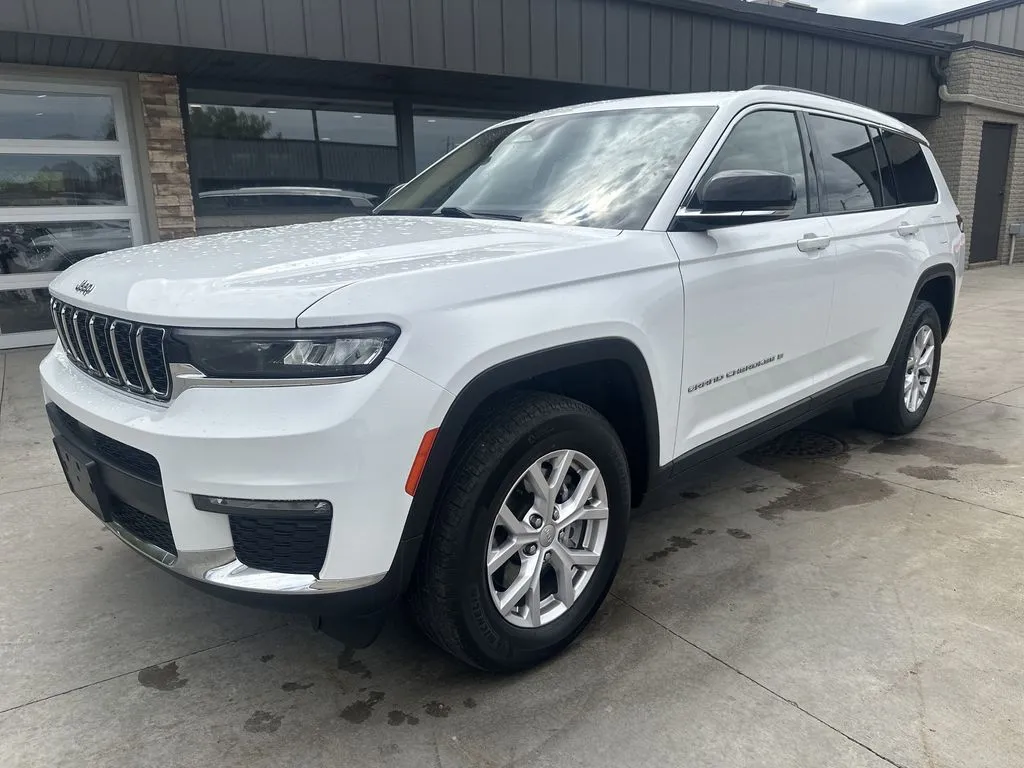 White 2022 Jeep Grand Cherokee L Limited for sale in Somerset, WI