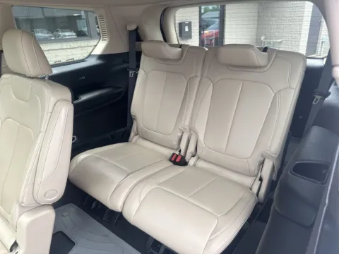 More photos of 2022 Jeep Grand Cherokee L Limited at Somerset Sales and Leasing, WI