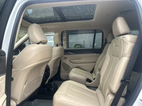 More photos of 2022 Jeep Grand Cherokee L Limited at Somerset Sales and Leasing, WI