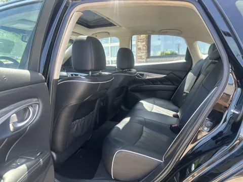 More photos of 2019 INFINITI Q70 3.7X at Somerset Sales and Leasing, WI