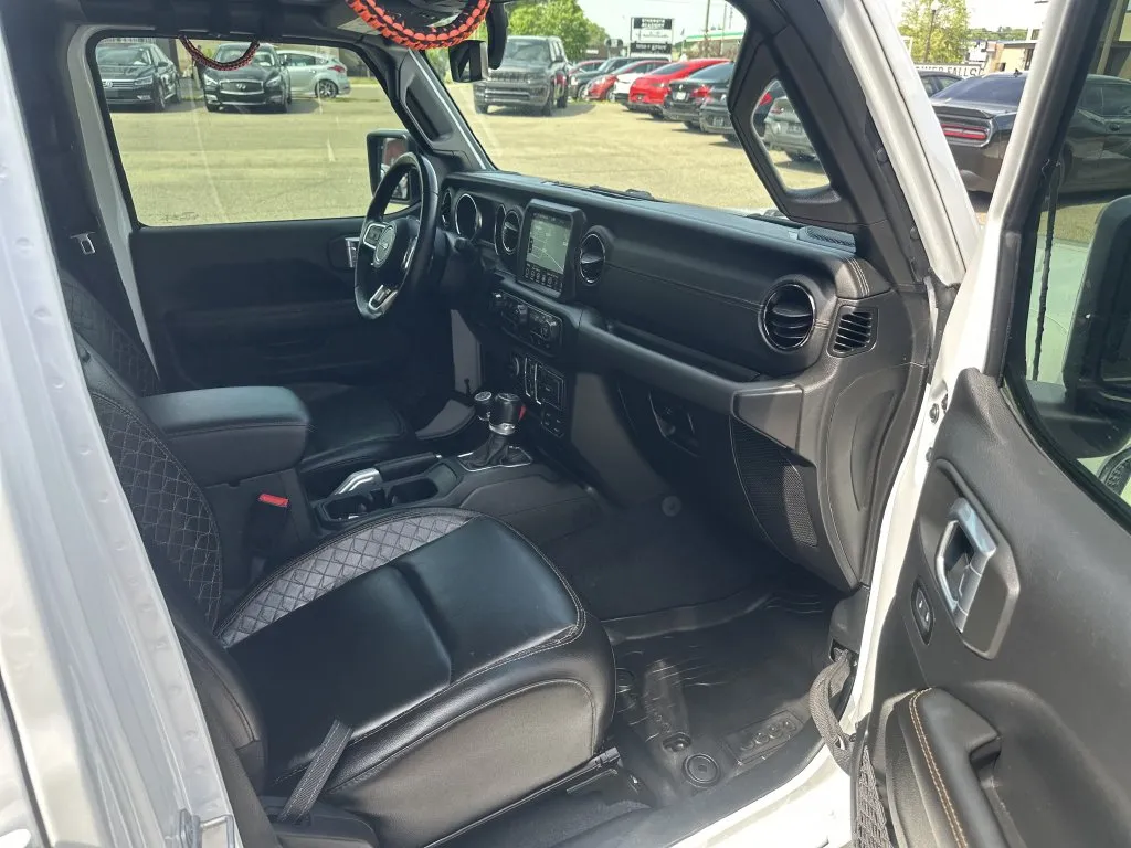 Jeep Wrangler photo 21