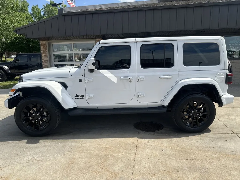 Jeep Wrangler photo 17
