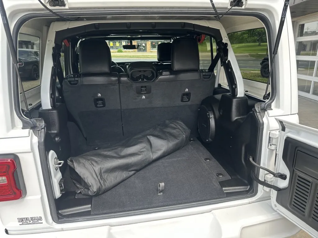 Jeep Wrangler photo 25