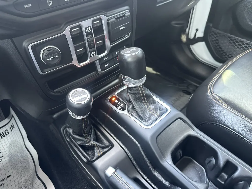 Jeep Wrangler photo 9