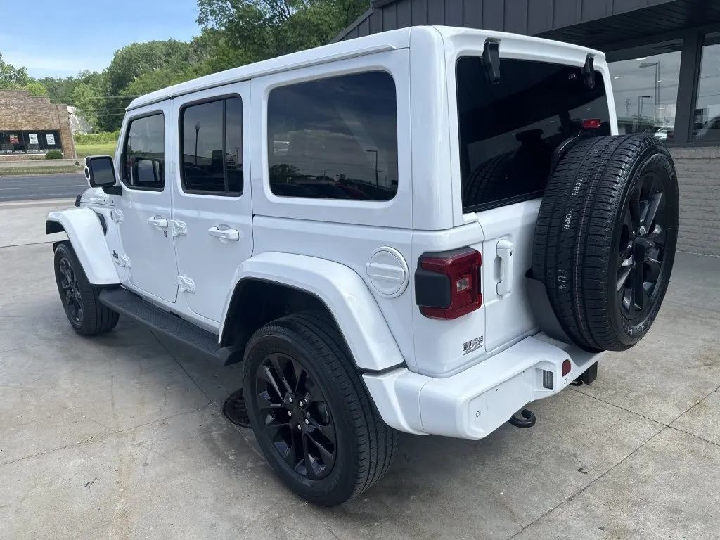Jeep Wrangler photo 24