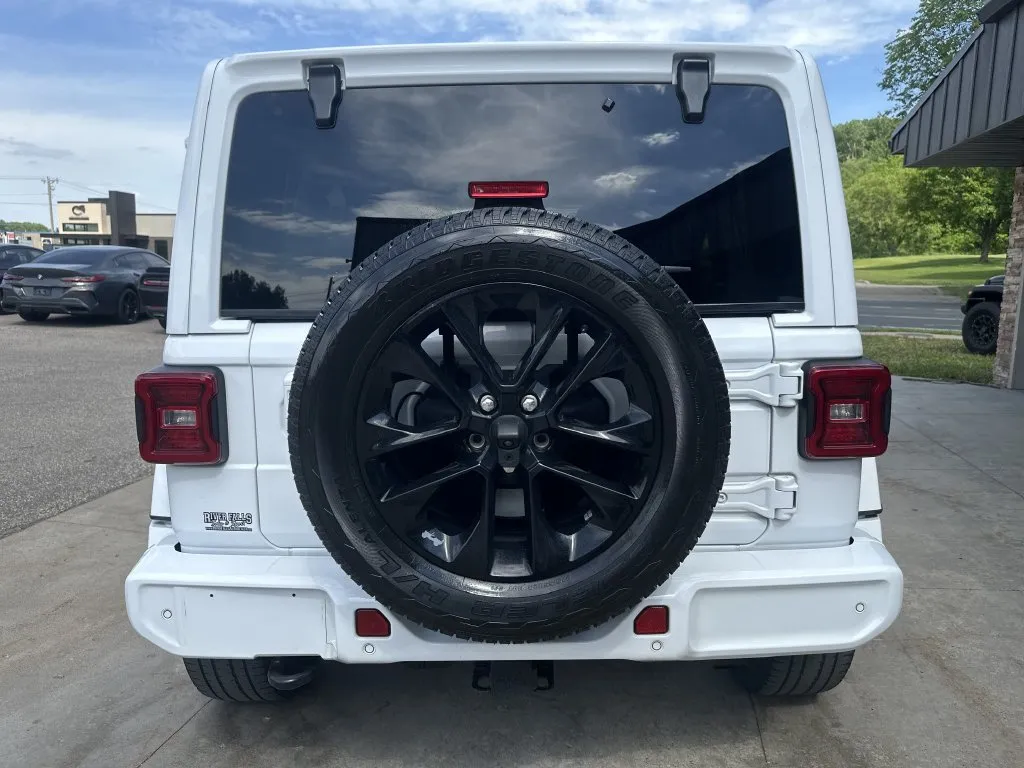 Jeep Wrangler photo 23
