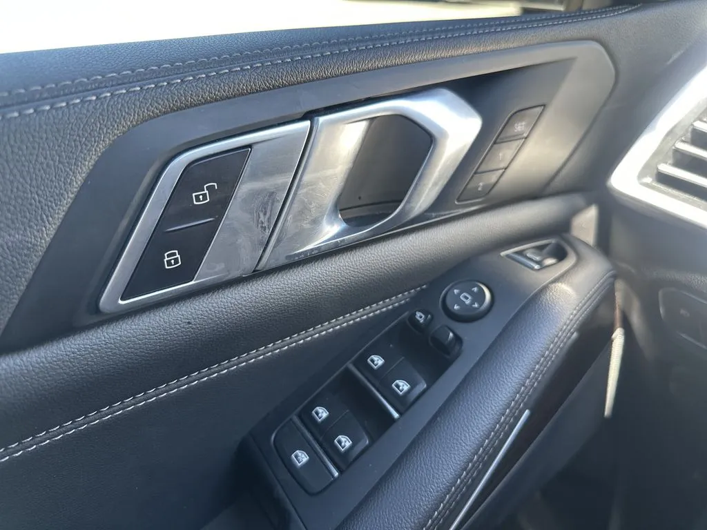 BMW X5 photo 12