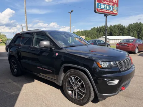 Another view of 2018 Jeep Grand Cherokee Trailhawk for sale in Somerset, WI at Somerset Sales and Leasing