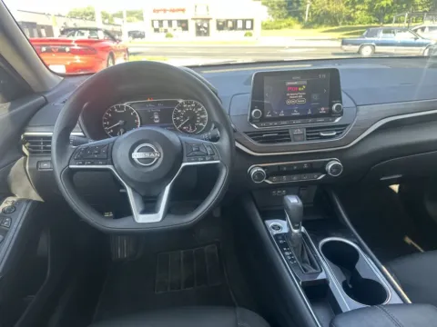 More photos of 2024 Nissan Altima 2.5 SV at Somerset Sales and Leasing, WI