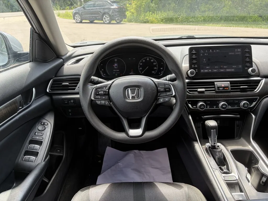 Honda Accord photo 11