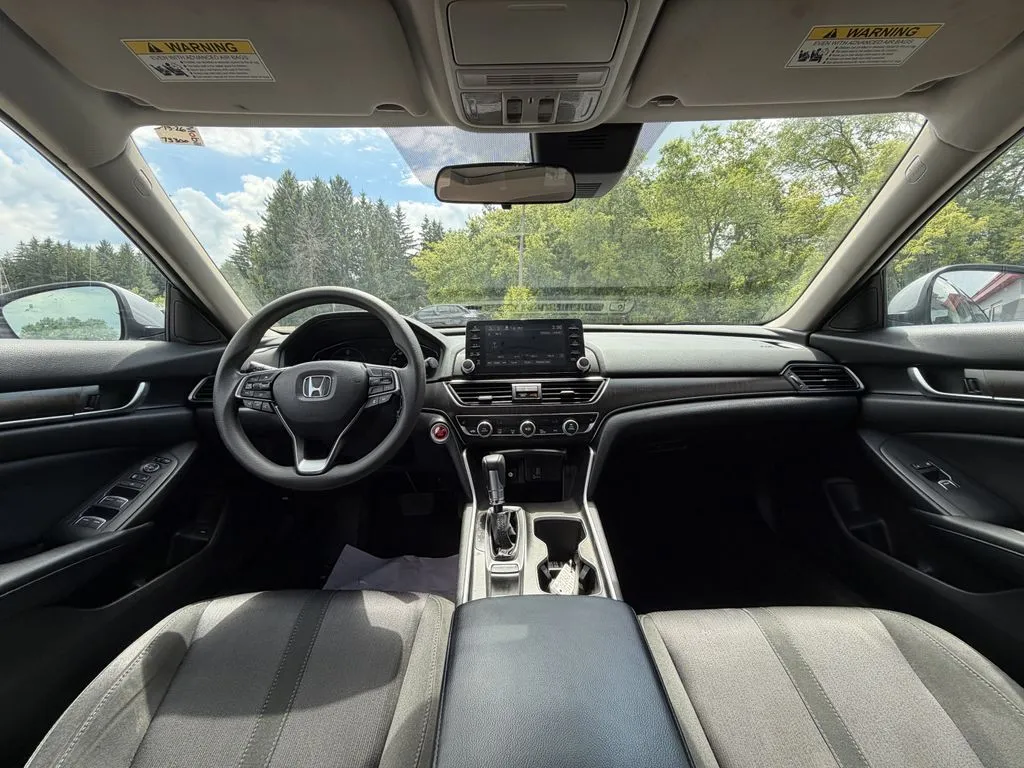 Honda Accord photo 10