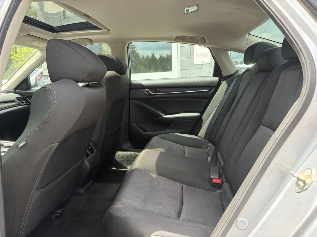 Honda Accord photo 21