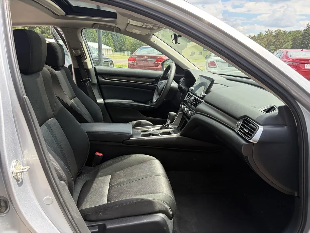 Honda Accord photo 23