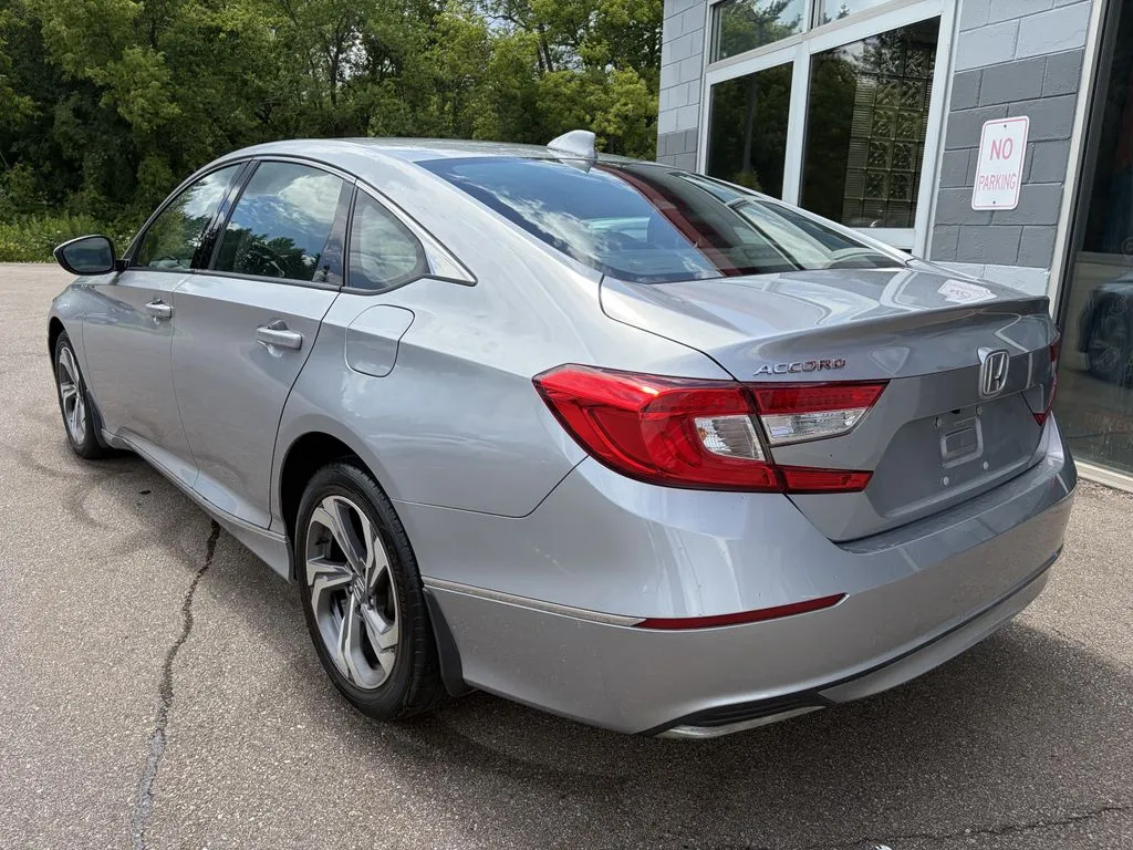 Honda Accord photo 3