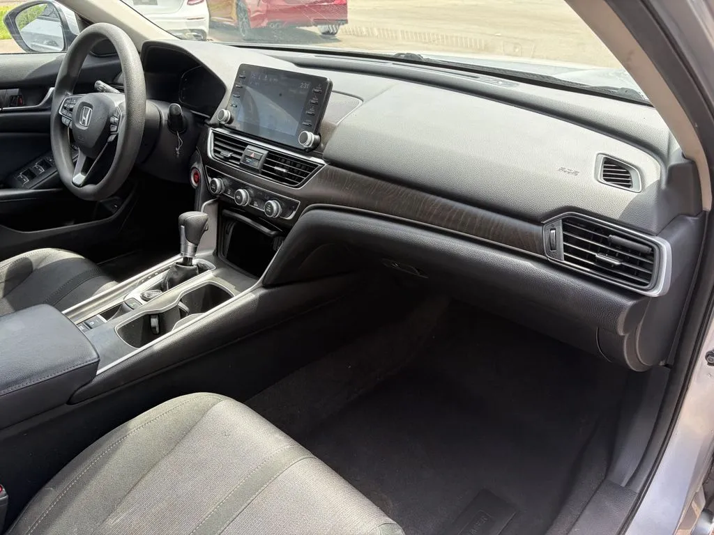 Honda Accord photo 24