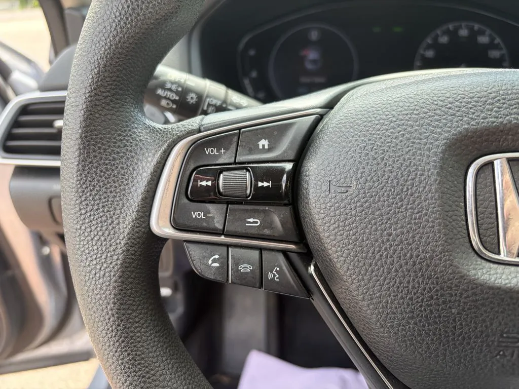 Honda Accord photo 20