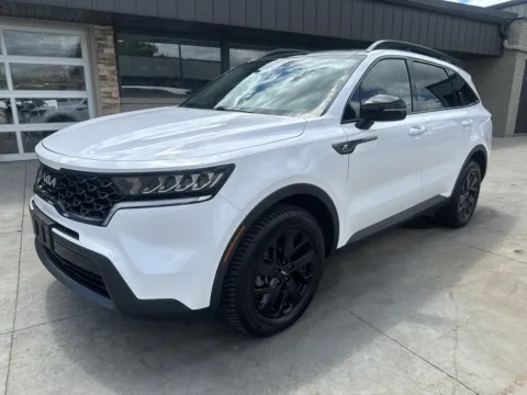 White 2022 Kia Sorento S for sale in Somerset, WI