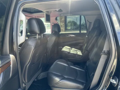 More photos of 2020 Cadillac Escalade Premium Luxury at Somerset Sales and Leasing, WI