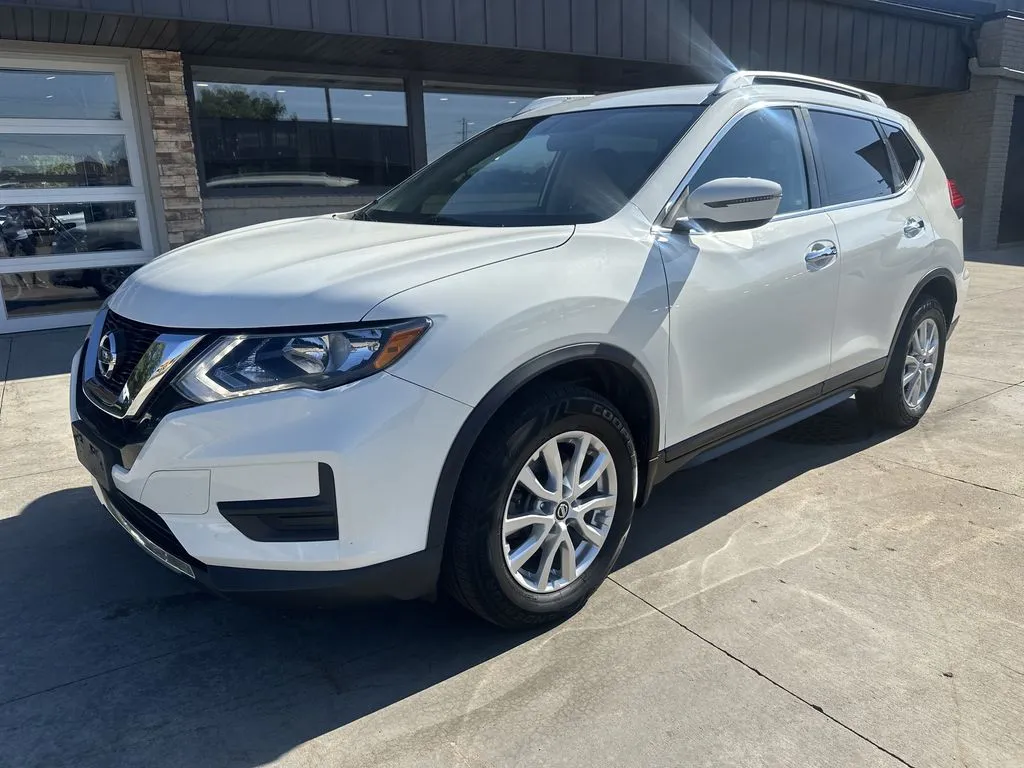 White 2017 Nissan Rogue SV for sale in Somerset, WI