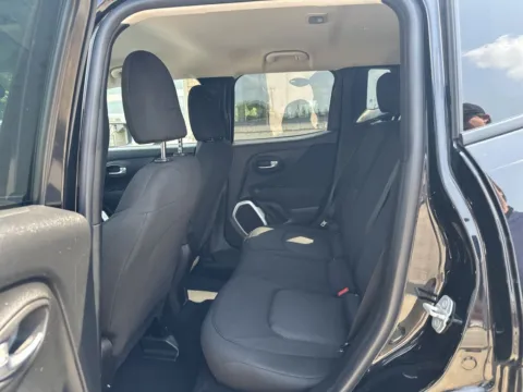 More photos of 2018 Jeep Renegade Sport at Somerset Sales and Leasing, WI