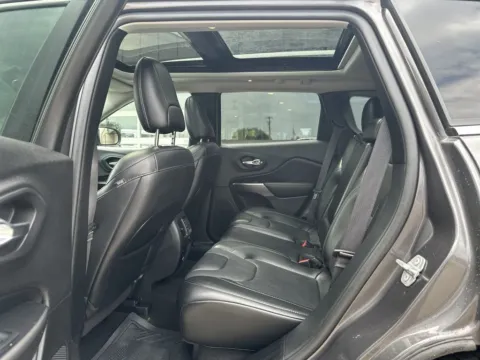 More photos of 2020 Jeep Cherokee Limited at Somerset Sales and Leasing, WI