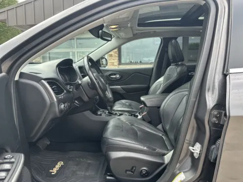 Another view of 2020 Jeep Cherokee Limited for sale in Somerset, WI at Somerset Sales and Leasing
