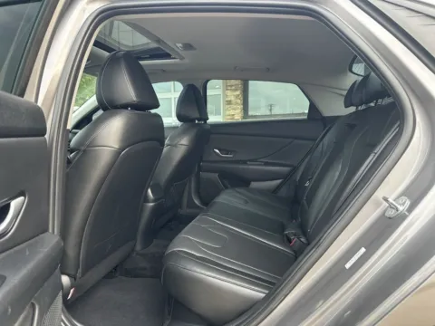 More photos of 2023 Hyundai Elantra Hybrid Limited at Somerset Sales and Leasing, WI