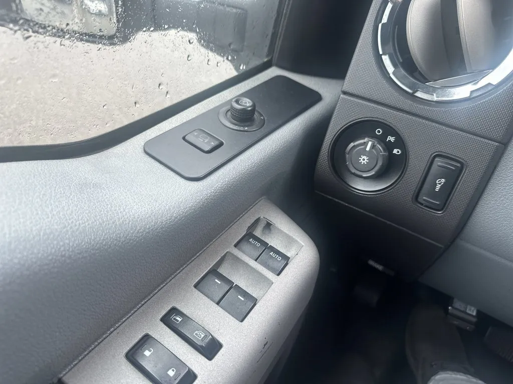 Ford F-250SD photo 11