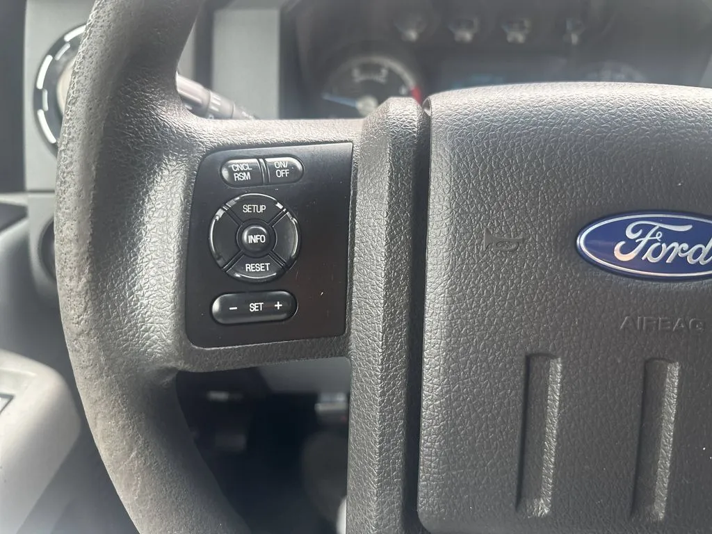 Ford F-250SD photo 10