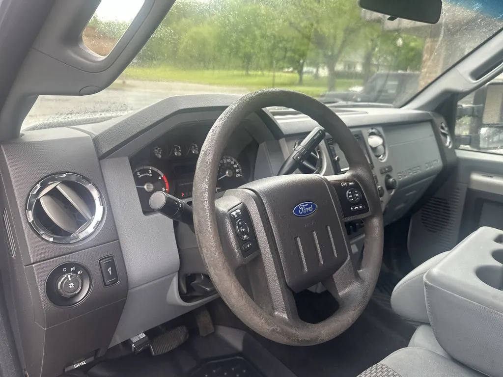Ford F-250SD photo 6