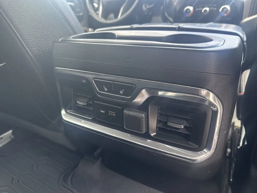 GMC Sierra photo 22