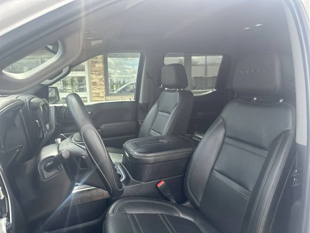 GMC Sierra photo 16
