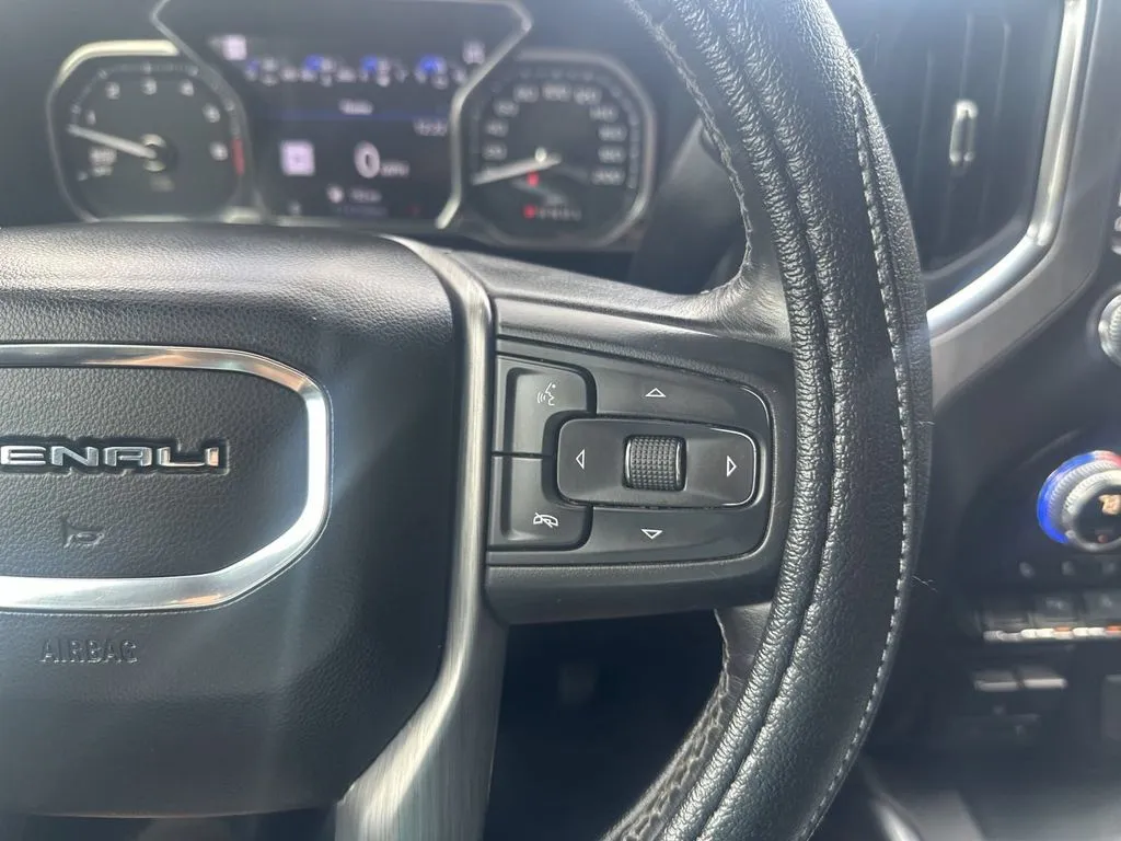 GMC Sierra photo 10