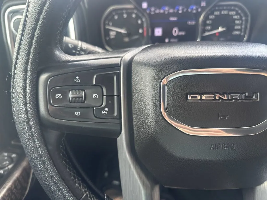 GMC Sierra photo 11