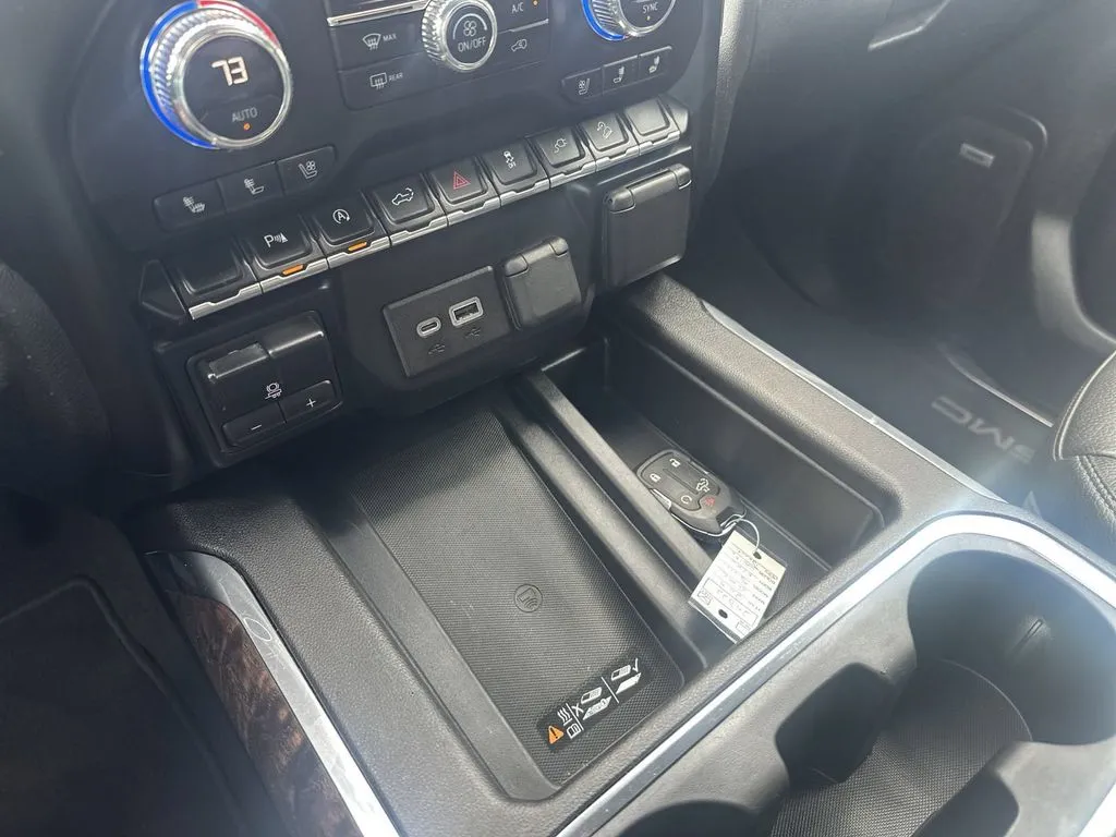 GMC Sierra photo 9